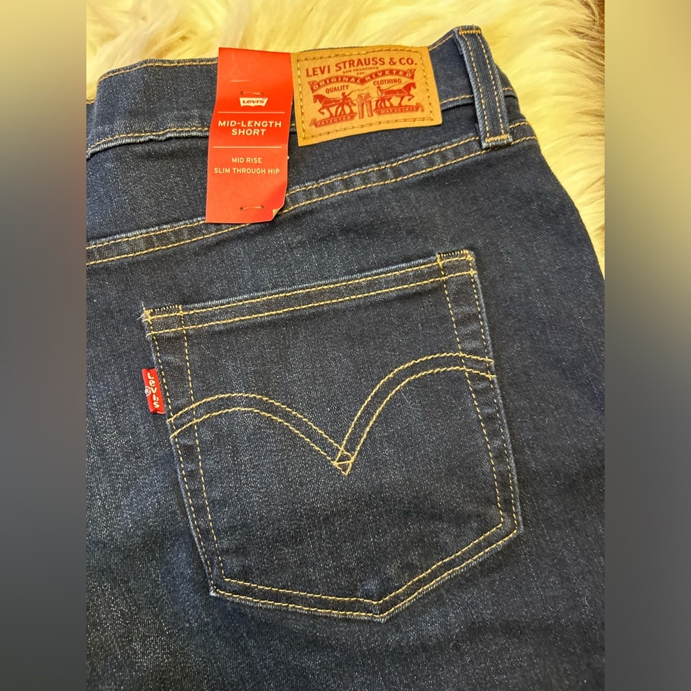 NWT LEVI’S Mid-Length Dark Wash Jean Shorts - Picture 6 of 14